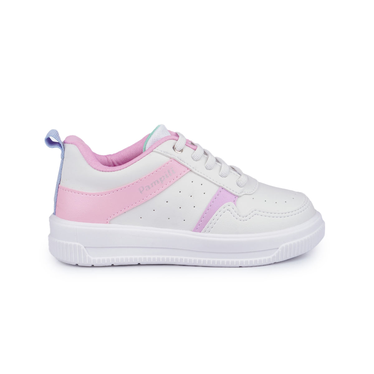 Tênis infantil feminino branco com detalhes rosa em ângulo frontal